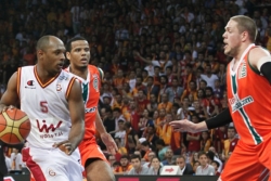 Galatasaraj lako do 2-0