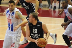 Trijumf Efesa, odlični Savanović
