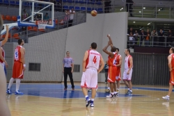 Zvezda se mučila u "Čairu"