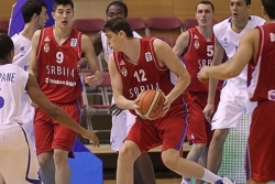 Be&scaron;ović potpisao za &Scaron;arlroa i poslat na pozajmicu