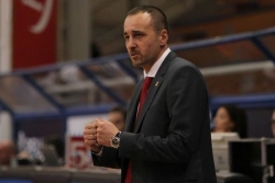 Maksimović debitovao porazom