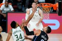 (VIDEO) Adetokunbo posterizovao Vučevića