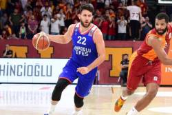 Brutalni Micić počistio Galatasaraj