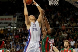 Kar&scaron;ijaka izjednačila, Krstić se iznervirao (video)