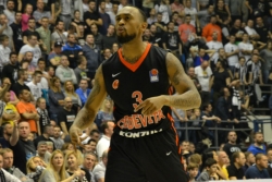 Boutrajt sa osam trojki preti Partizanu