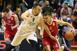 Crveno-beli obezbedili plej of!