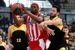 Olimpijakos razbio Aris