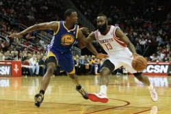 Harden vodi Roketse ka vrhu