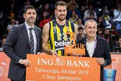Gudurić pobedio u brzom &scaron;utiranju trojki (video)