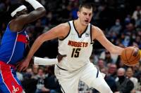 Jokić isključen na asistenciju od tripl-dabla (video)