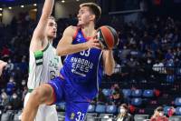 Efes iskalio bes na Žalgirisu, Petru&scaron;ev i Micić odlični