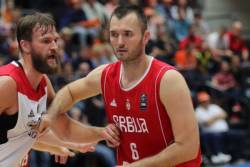SUPERKUP: Srbija rutinski do trofeja