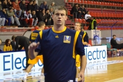 Veličković debitovao, Mega izgubila