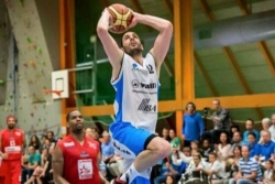 Adam Mirković se seli u Makedoniju