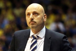 Obradović zamenio Kacikarisa