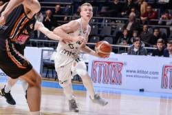 Partizan ubedljiv sa Dinamikom