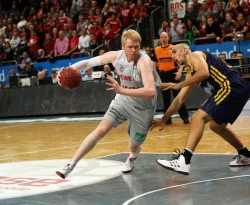Brose čuva tron