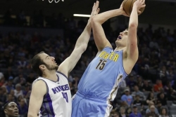 Jokić vodi ka plej ofu