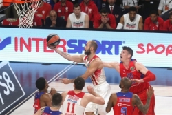 Nesalomivi Olimpijakos je u finalu!