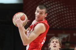 Simanić jo&scaron; dve godine u Zvezdi