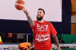 Raduljica zaigrao, Armani slavio
