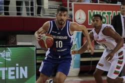 Luka Marković uzalud pogađao