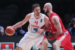 Nezaustavljivi Gasol sru&scaron;io Poljake