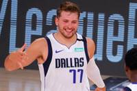 (VIDEO) Dončić kroz noge za Klebera
