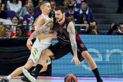 Micov nije mogao sam u Madridu, Efes nastavlja da gazi